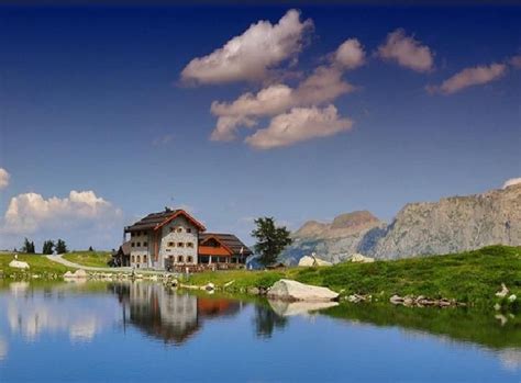 Rifugio Viviani Pradalago a Madonna di Campiglio 